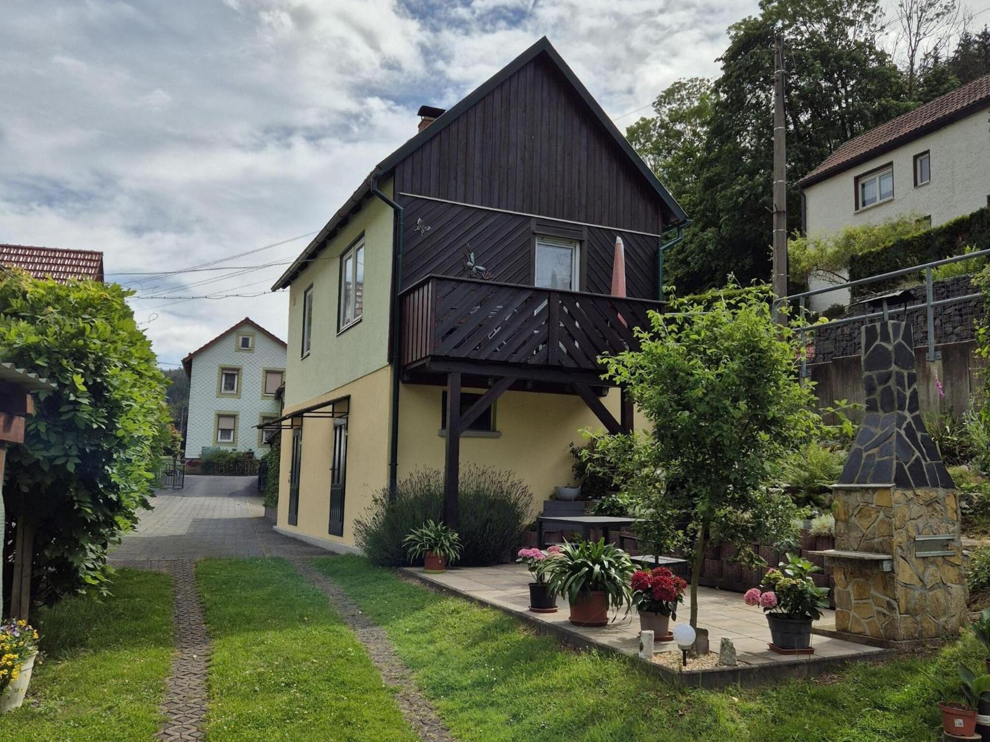 Holiday Home With Garden Langenbach  ภายนอก รูปภาพ